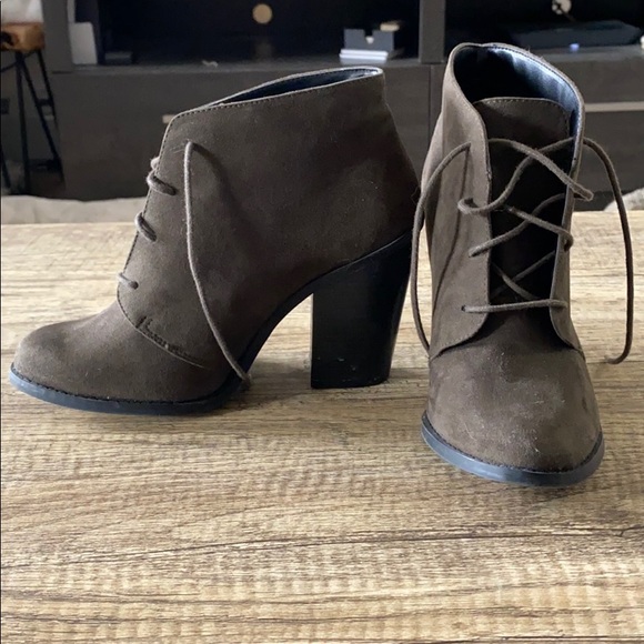 Spring Army Green Booties - Picture 2 of 3